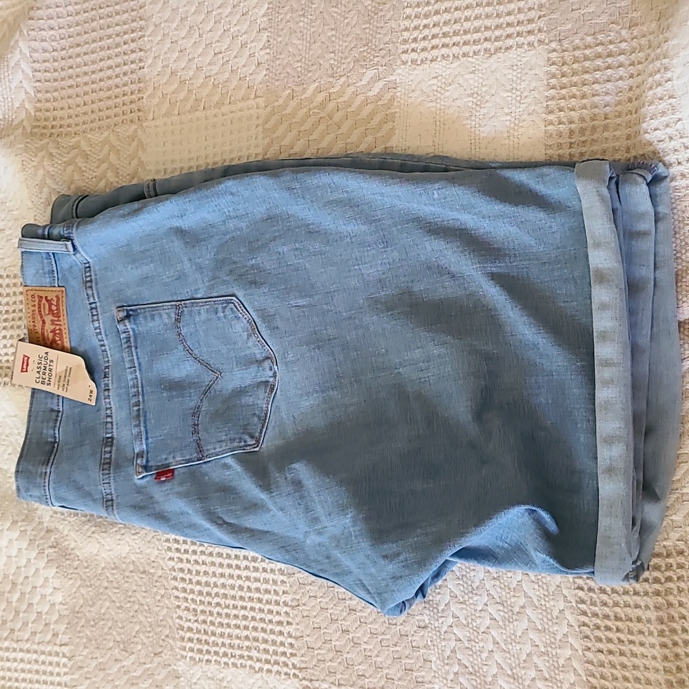 Levi's Classic Bermuda Shorts- 24W